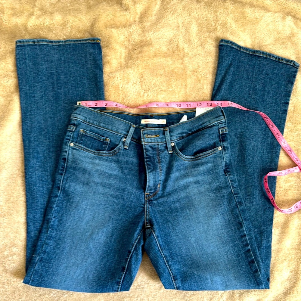 Levi’s women shaping bootcut jeans, size 30, see measurements in pictures
